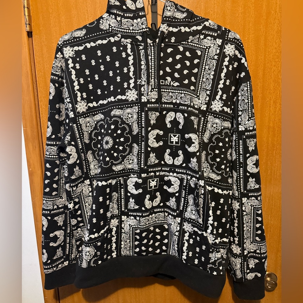 Zoo York Black and White Graphic Zip-Up Sweater